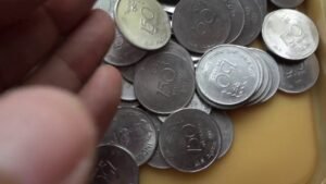 Indian one rupee coins which are difficult to find (hindi)