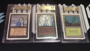 Mtg unlimited gloom, wall of ice and forest 9.5 bgs up for bids!