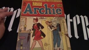 ARCHIE COMICS #25 1947 Golden Age Comic Up for grabs!