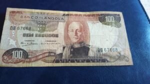 Angola currency /country full information