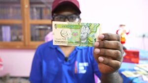 NUMIZBID.COM and Christmas Banknote Giveaways