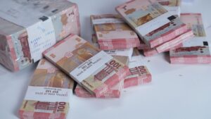 Syria 100 pounds banknotes rim 2000 banknotes