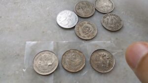 Lot of cool commemorative 25 paise coins in near UNC condition.