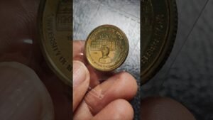 Iconic India सोने जैसा दिखने वाला यह सिक्का है बहुत कीमती